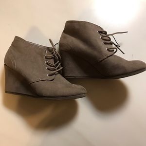 Small wedge booties